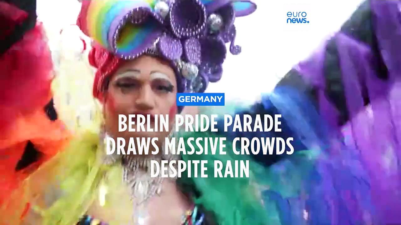Hundreds of thousands march on Berlin streets as part of Pride demonstration