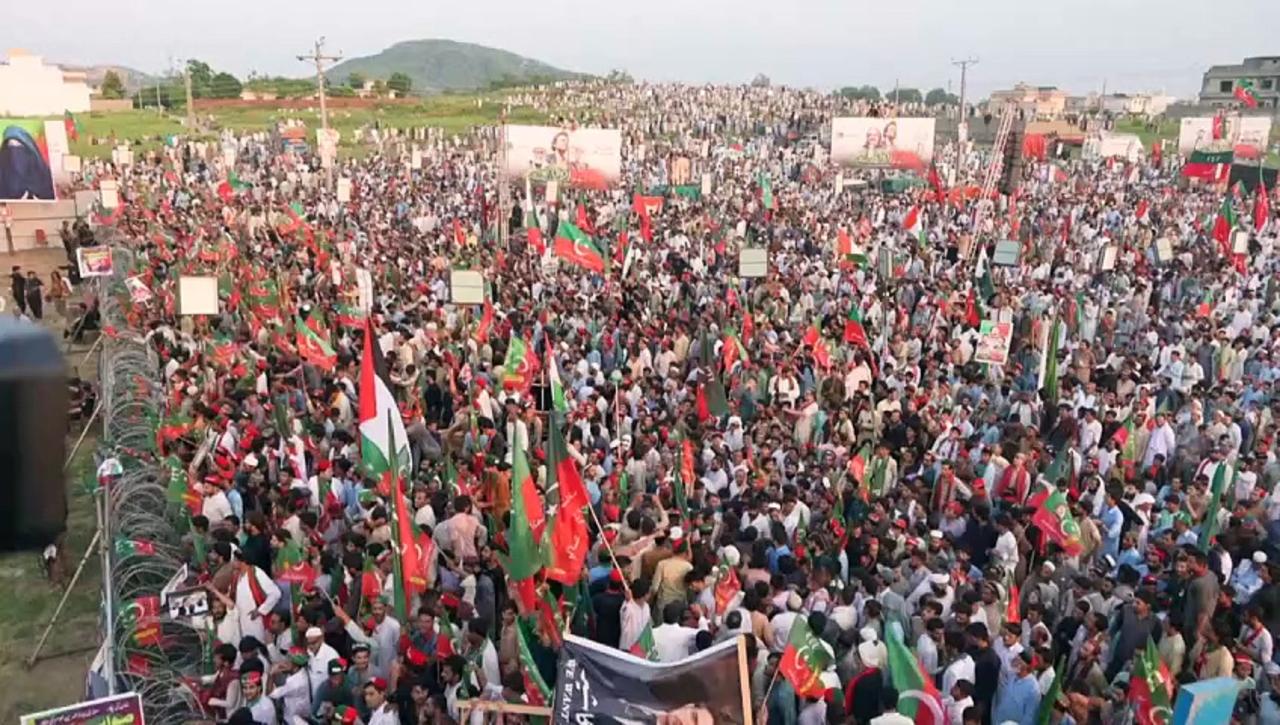 Pakistan: Supporters of ex-PM Khan rally to demand his release