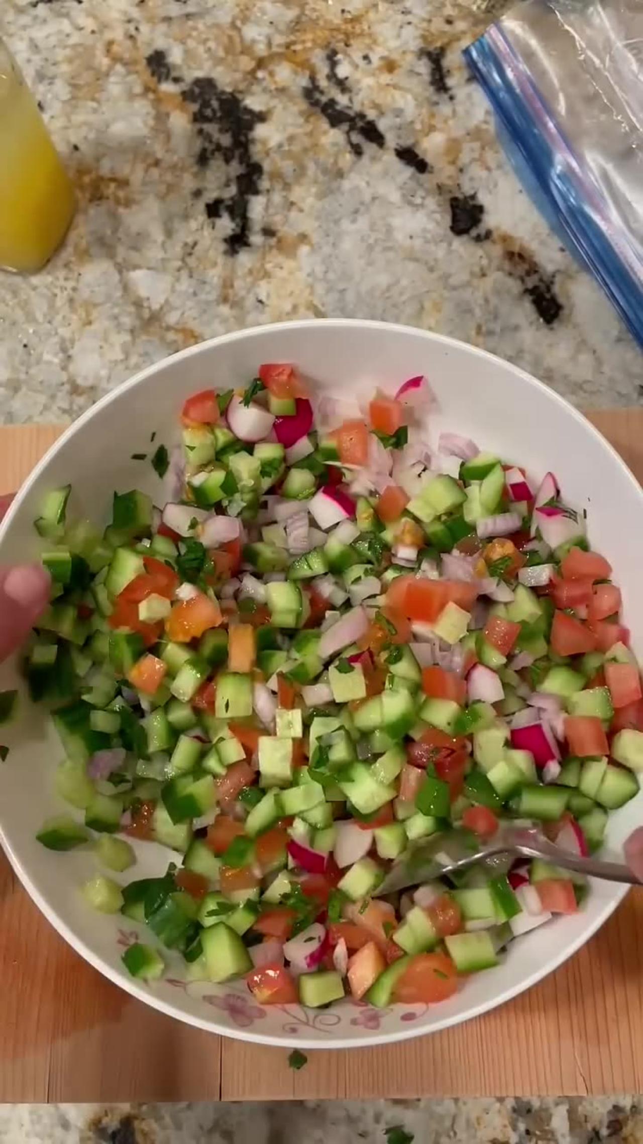 Simple Middle Eastern Salad