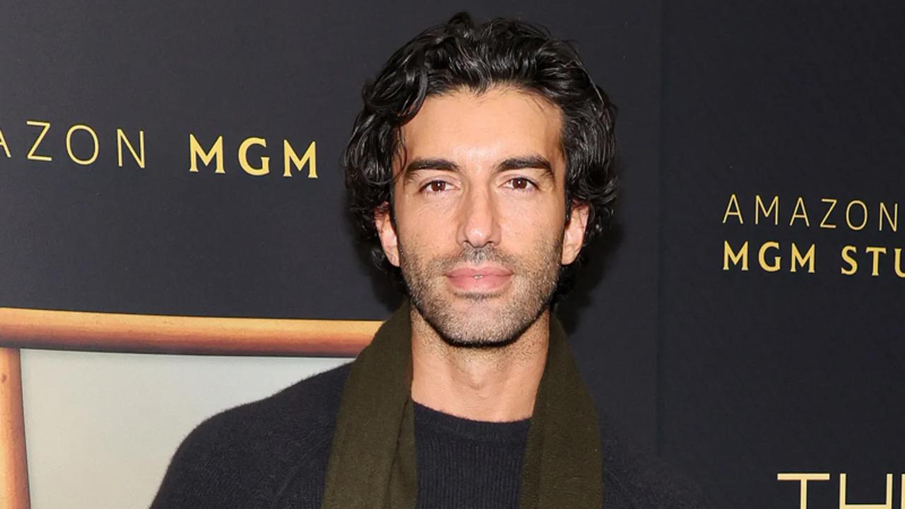 'It Ends With Us' Justin Baldoni Hires Crisis PR Veteran Amid Alleged Drama | THR News Video