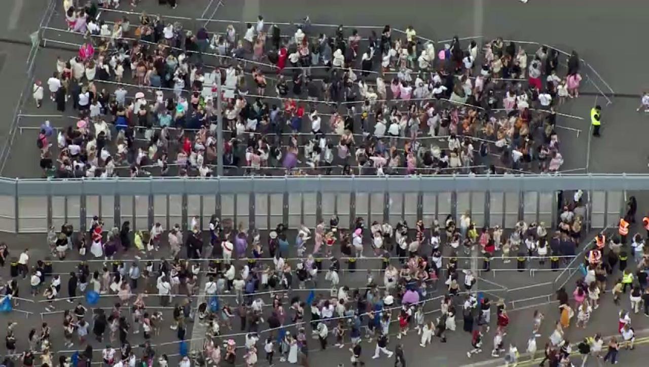 Aerials show Taylor Swift fans arriving for Wembley concert