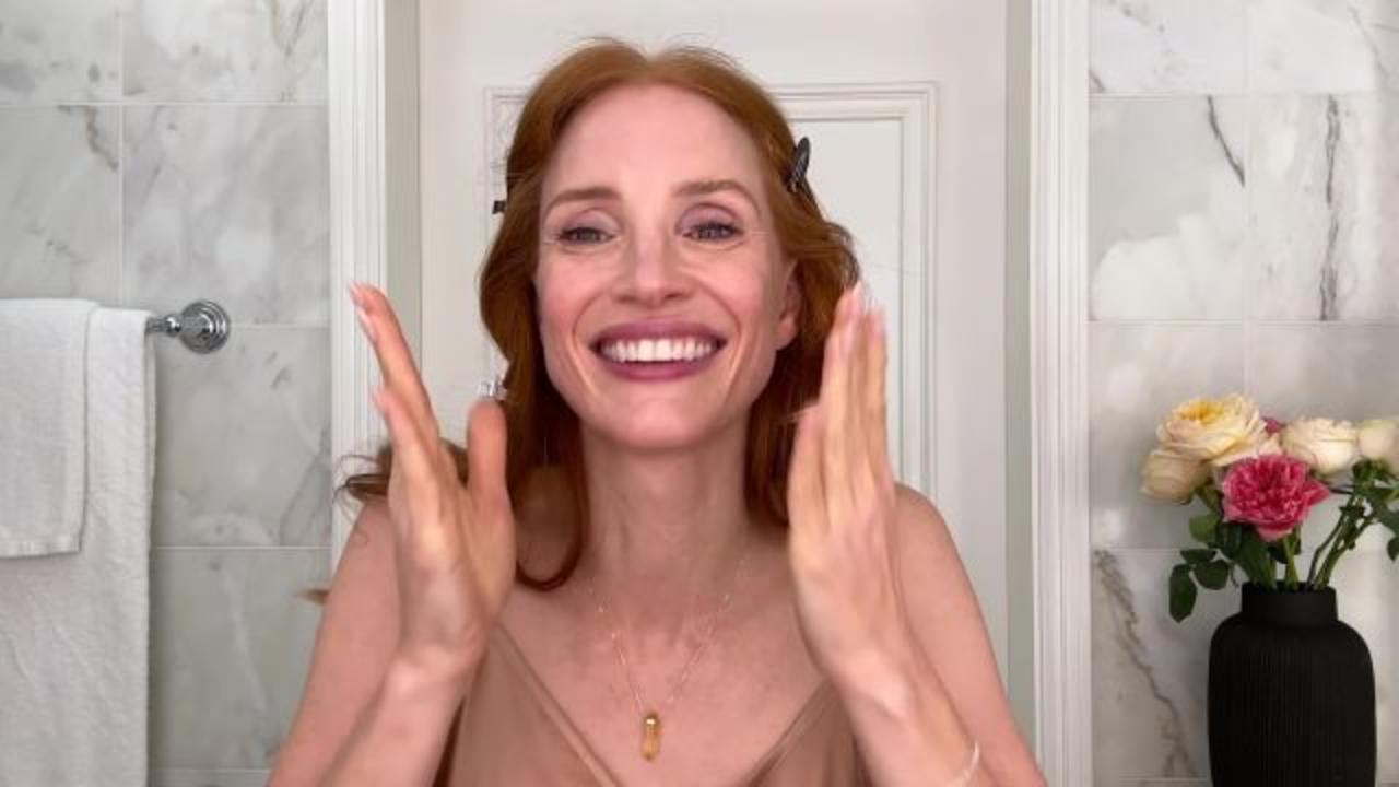 Jessica Chastain’s Guide to Dry Skin Care, Face Slapping and an Everyday Red Lip