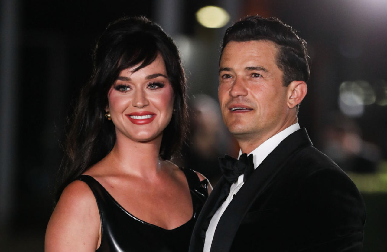 Katy Perry thanks Orlando Bloom for 'doing the dishes' at MTV VMAs