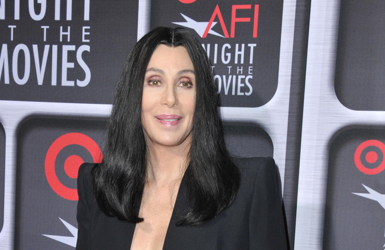 Cher to headline Victoria's Secret Fashion Show