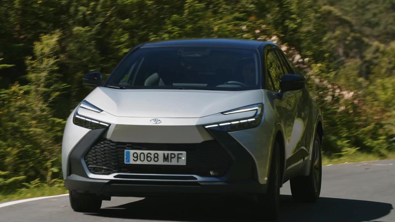 Toyota C-HR Plug-in Trailer