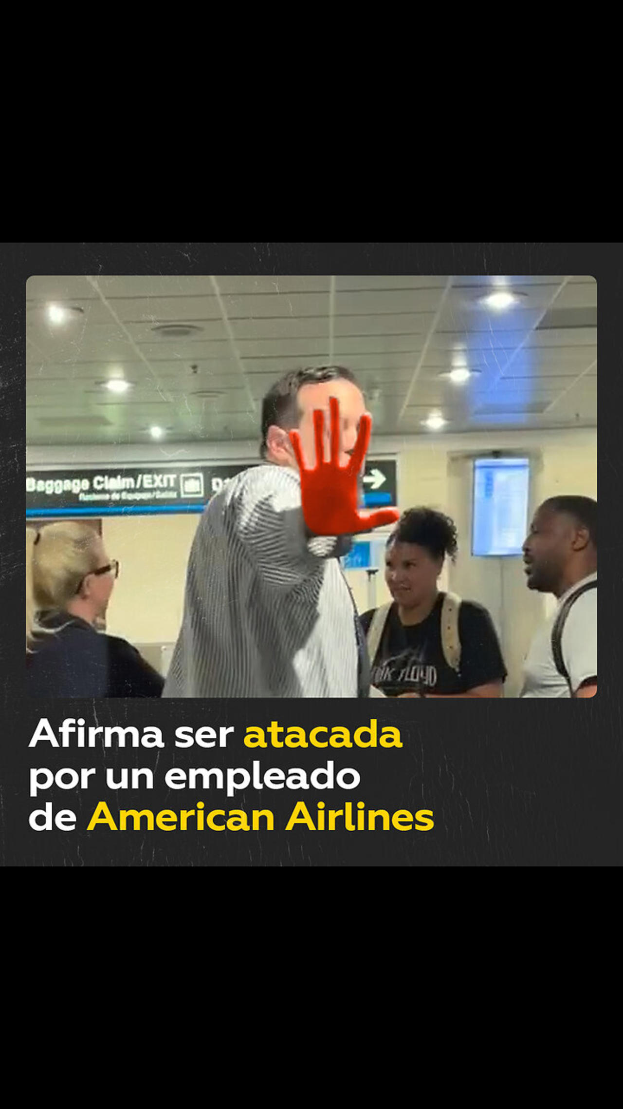 Empleado de American Airlines “pone la mano” sobre una pasajera