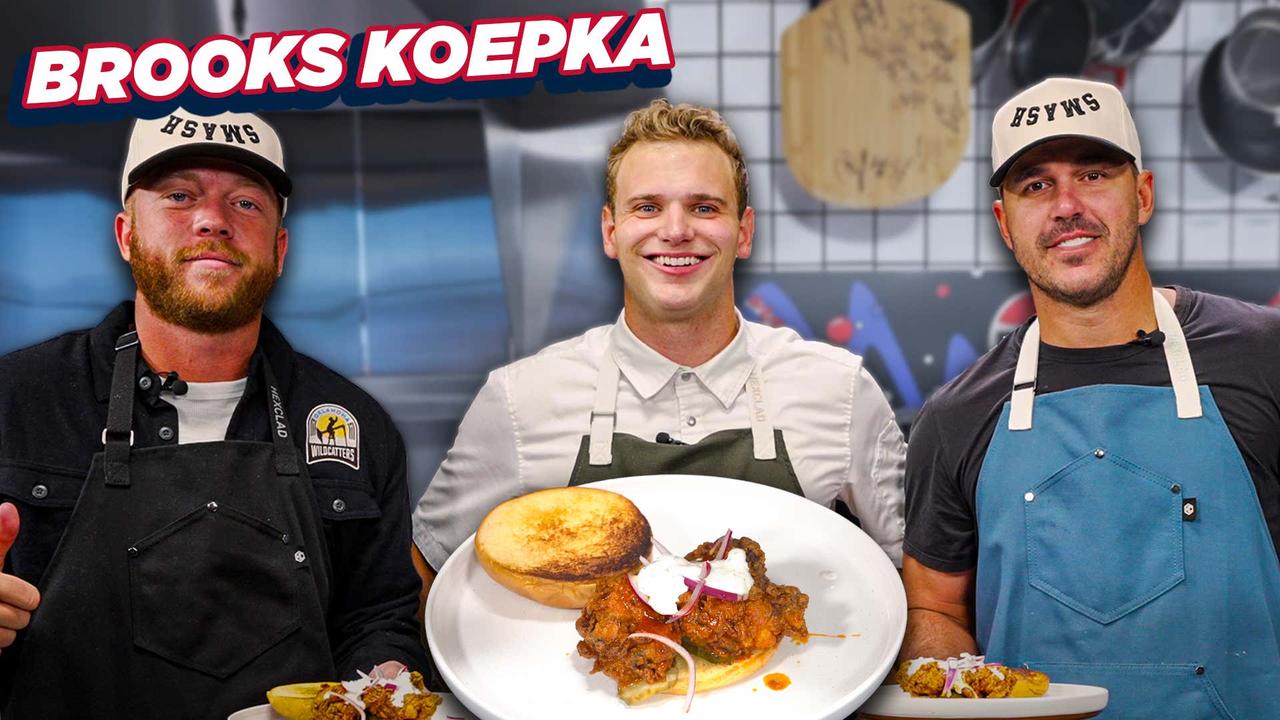 Brooks Koepka & Talor Gooch Chef Up FAVORITE Post Round Meal | What's For Lunch