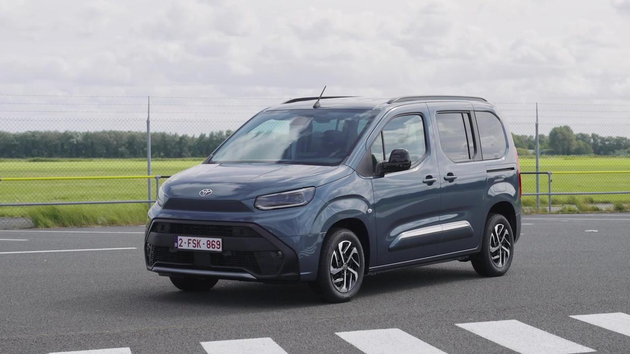 2024 Toyota Proace City Family L1 BEV Design Preview in Libeccio blue