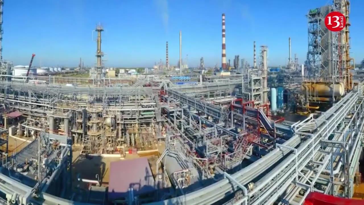 Ukraine struck Russia's largest oil terminal in Crimea - it caused a powerful explosion and fire