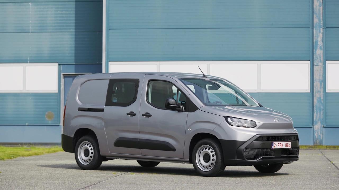 2024 Toyota Proace City CrewCab L2 130hp Design in Grey Cloud