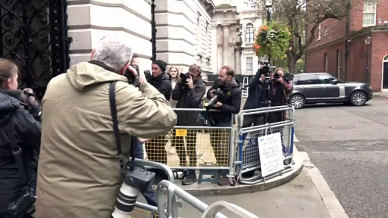 Cabinet ministers arrive at Downing Street ahead of meeting