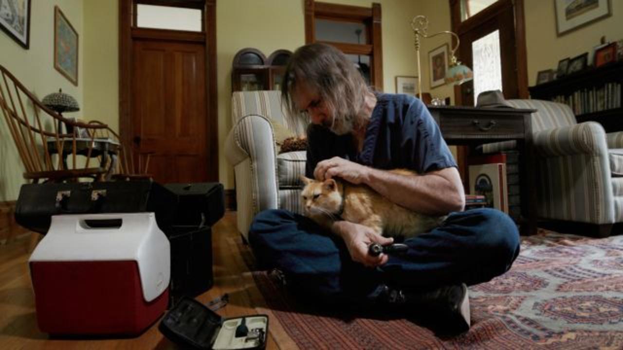 A Veterinarian’s Soothing Compassion in “The Passing”