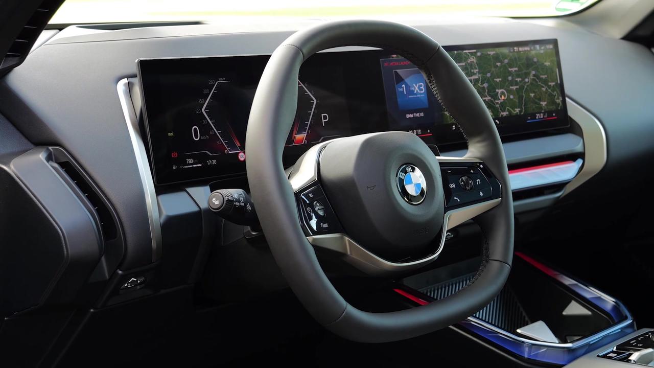 The new BMW X3 20 xDrive Interior Design in Tansanite Blue