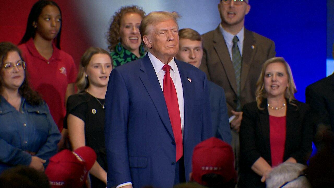 Trump introduced at Georgia Town Hall‼️🇺🇸