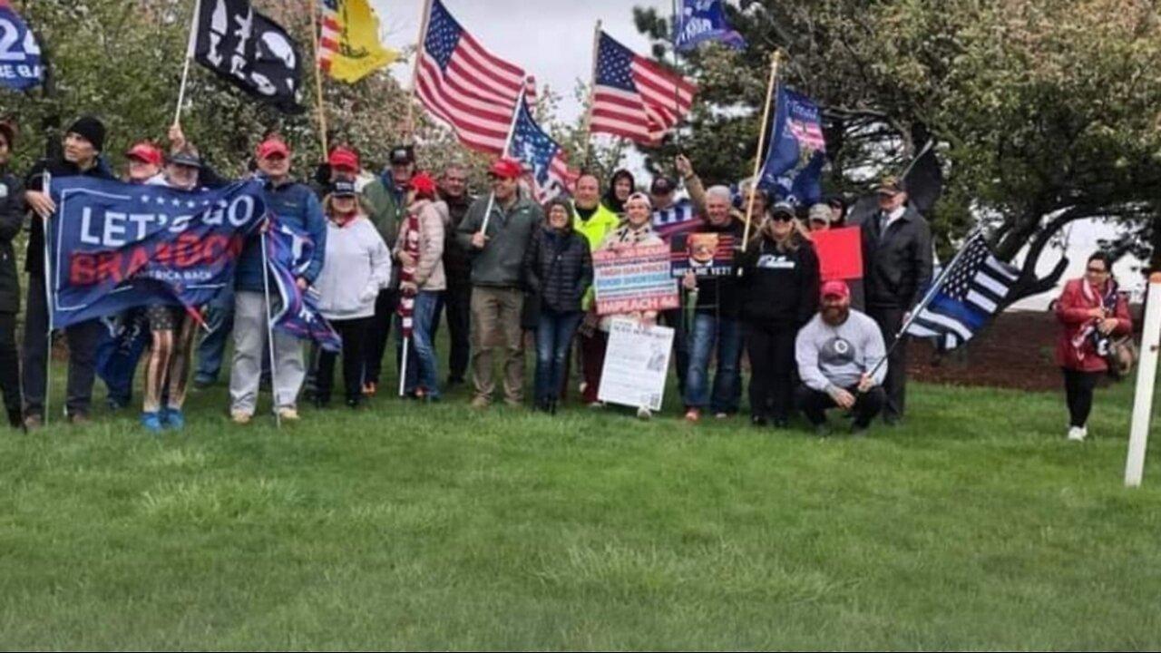 🎗️Trump flags wave Vote EARLY VOTE 🗳 YOUR VOICE MATTER'S