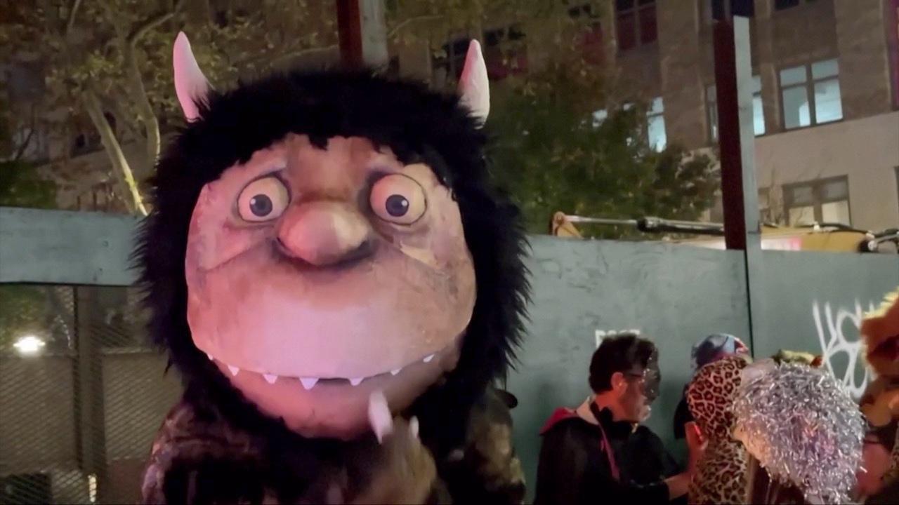 New Yorkers Take to the Streets for Purr-fectly Themed Halloween Parade