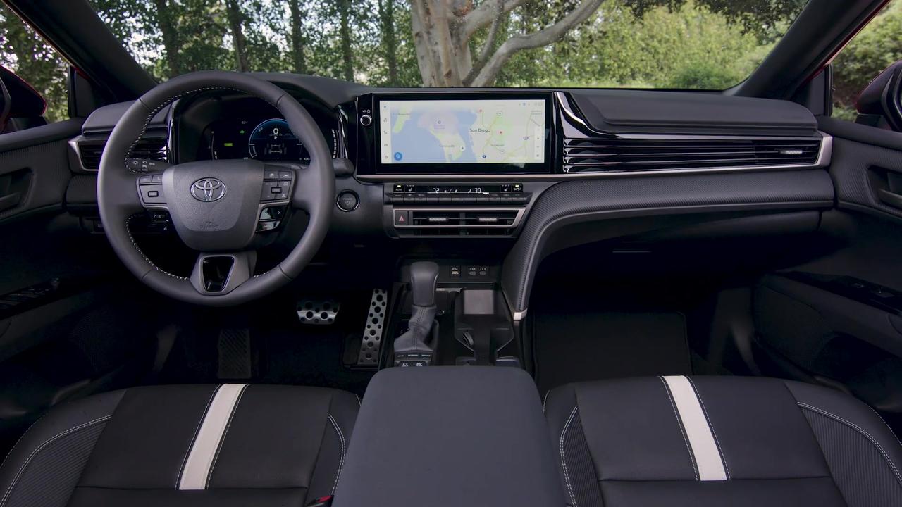 2025 Toyota Camry SE AWD Interior Design in Black