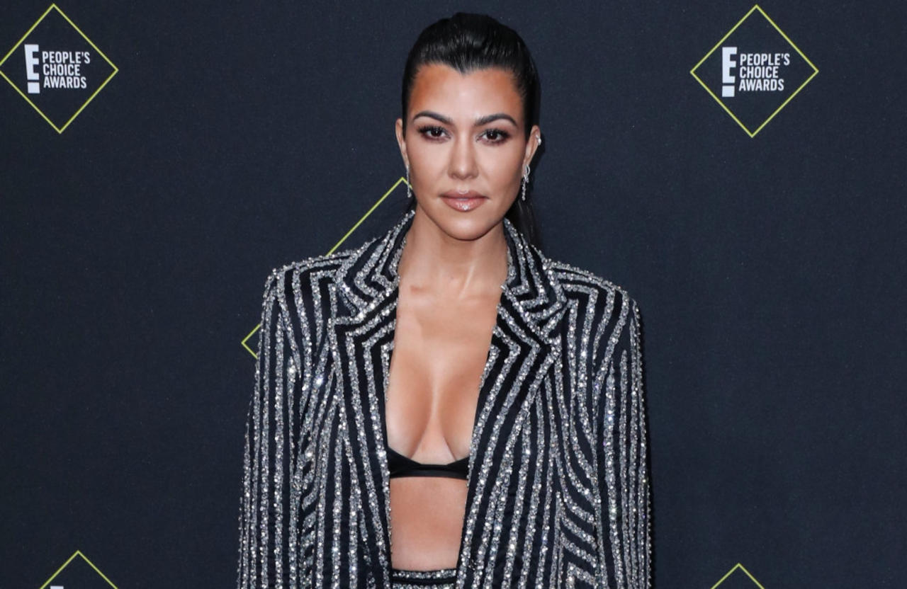 Kourtney Kardashian tries to go as long as possible without washing her hair