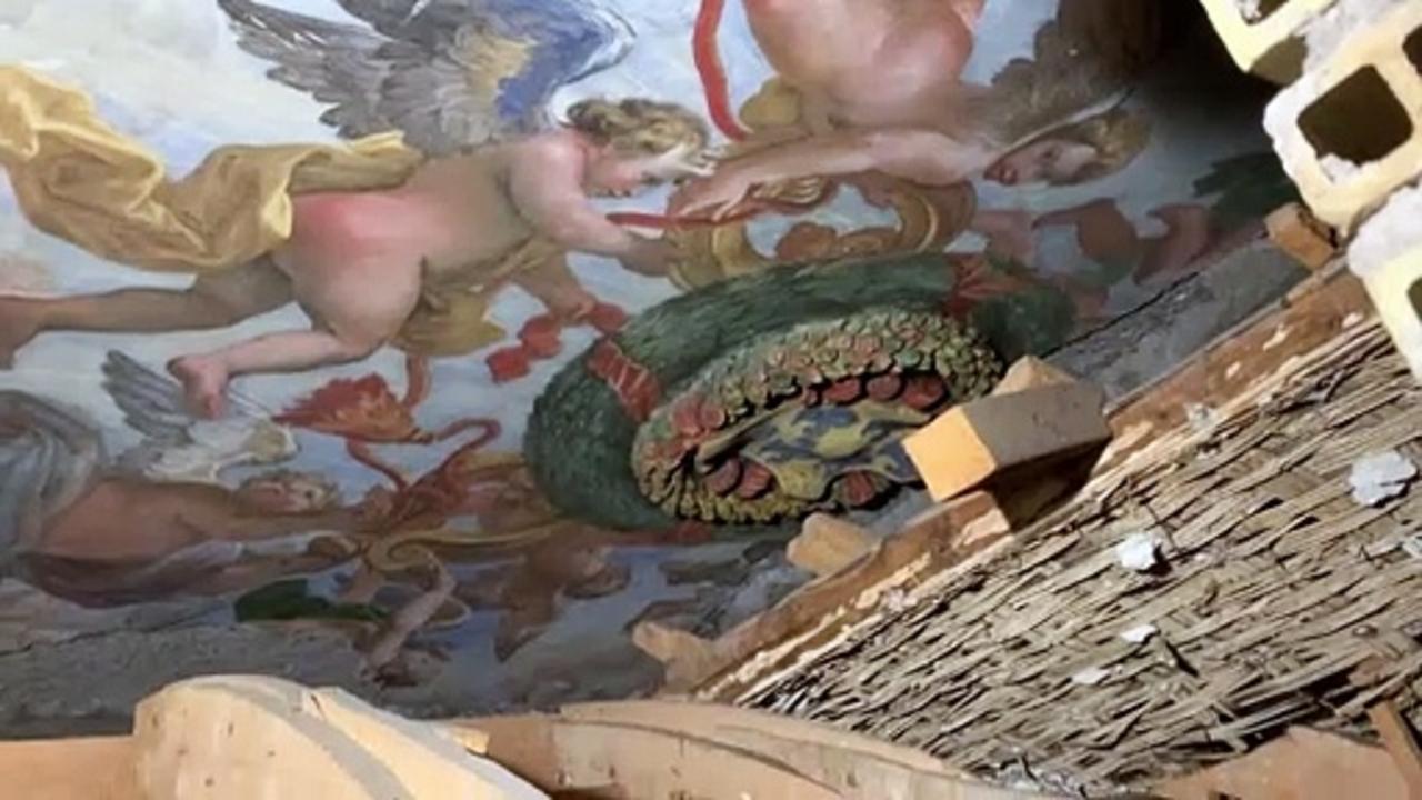 Electrician finds rare 17th-century frescoes in Rome palace