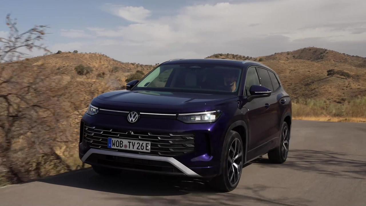 The all-new Volkswagen Tayron in Ultra Violet Driving Video