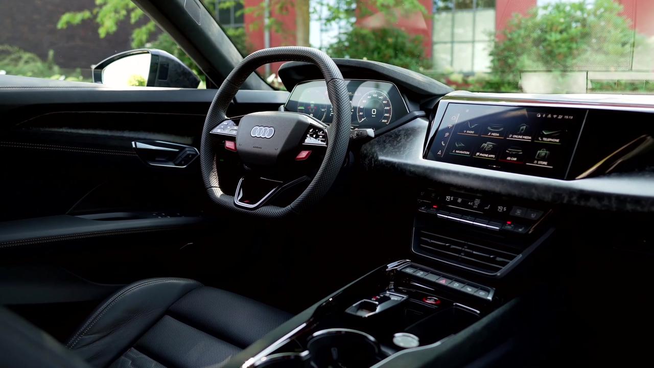 The new Audi RS e-tron GT performance Interior Design in Oak Green