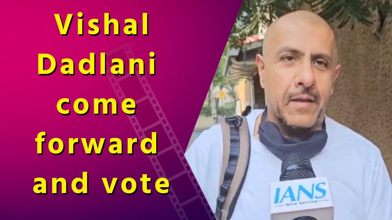 Singer Vishal Dadlani visited to vote for the Mumbai election