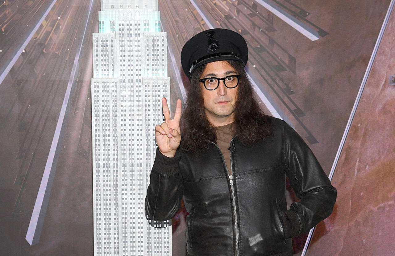 Sean Ono Lennon learned to play guitar as a way to 'connect' with his late father, John Lennon