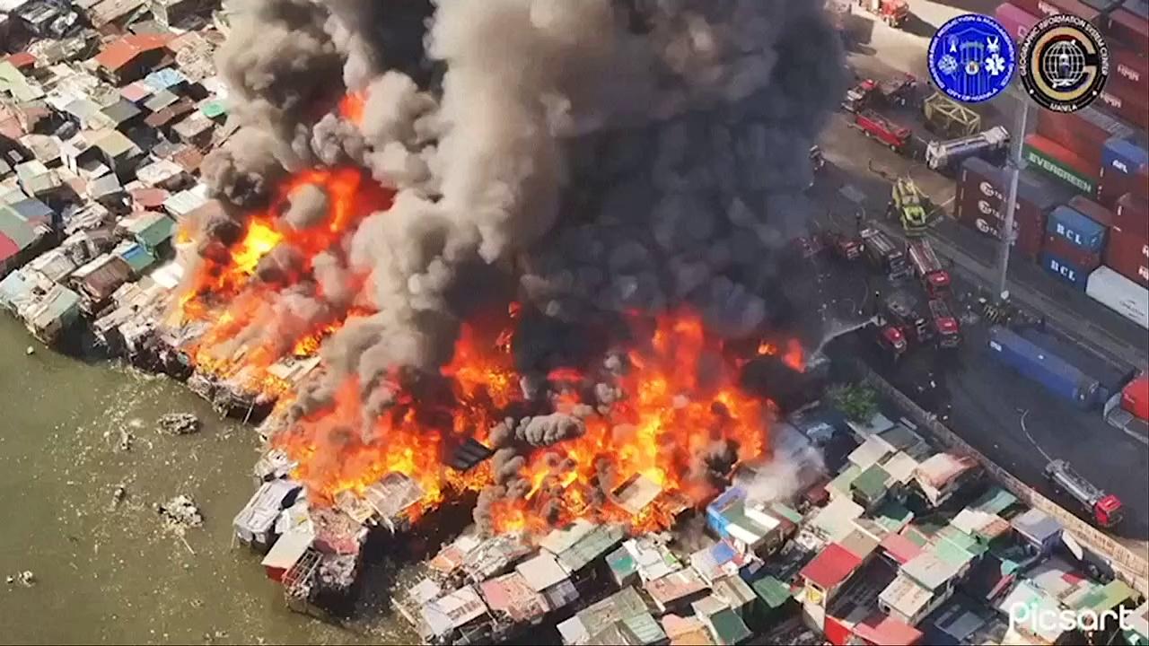 Fire breaks out in Manila