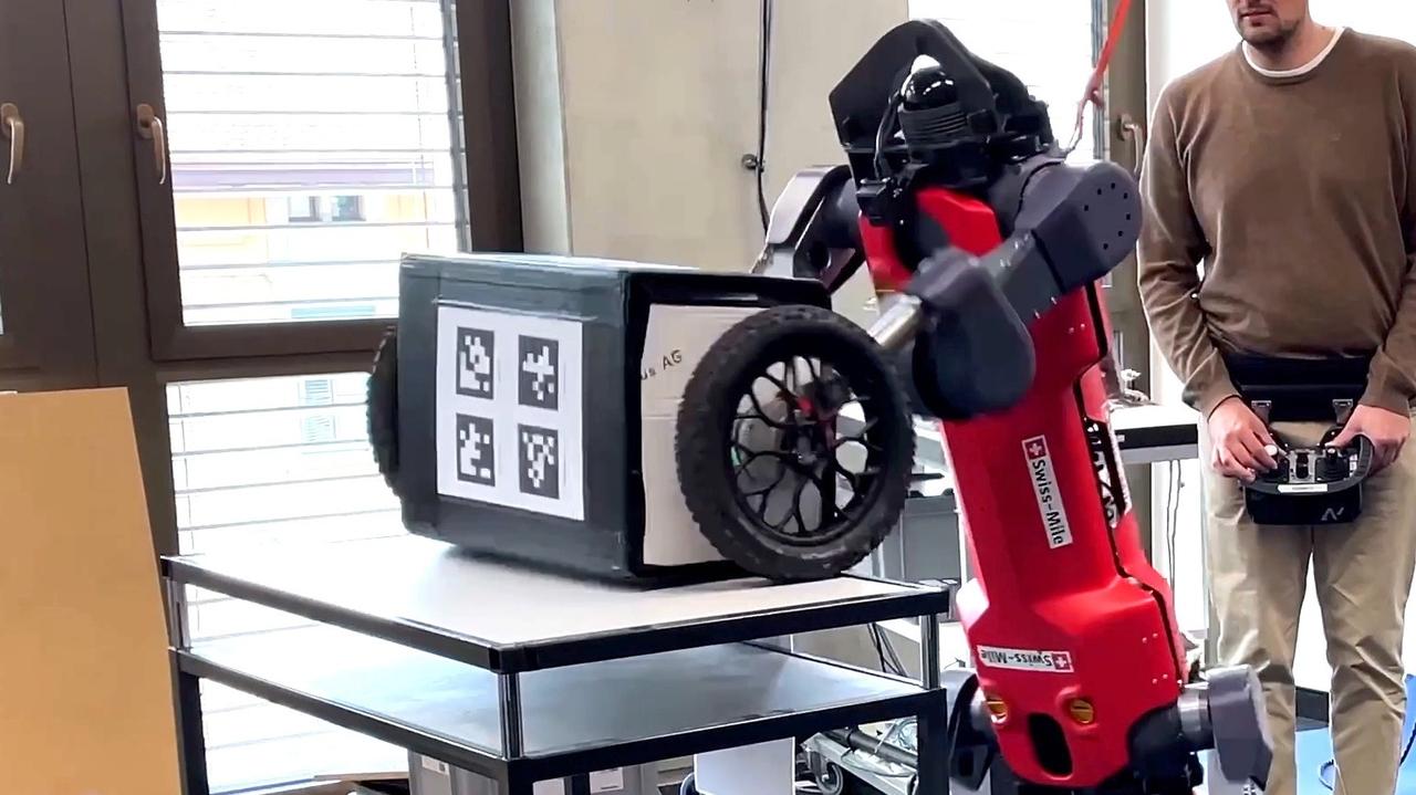 Could This Robot Put Santa Out of a Job This Christmas?