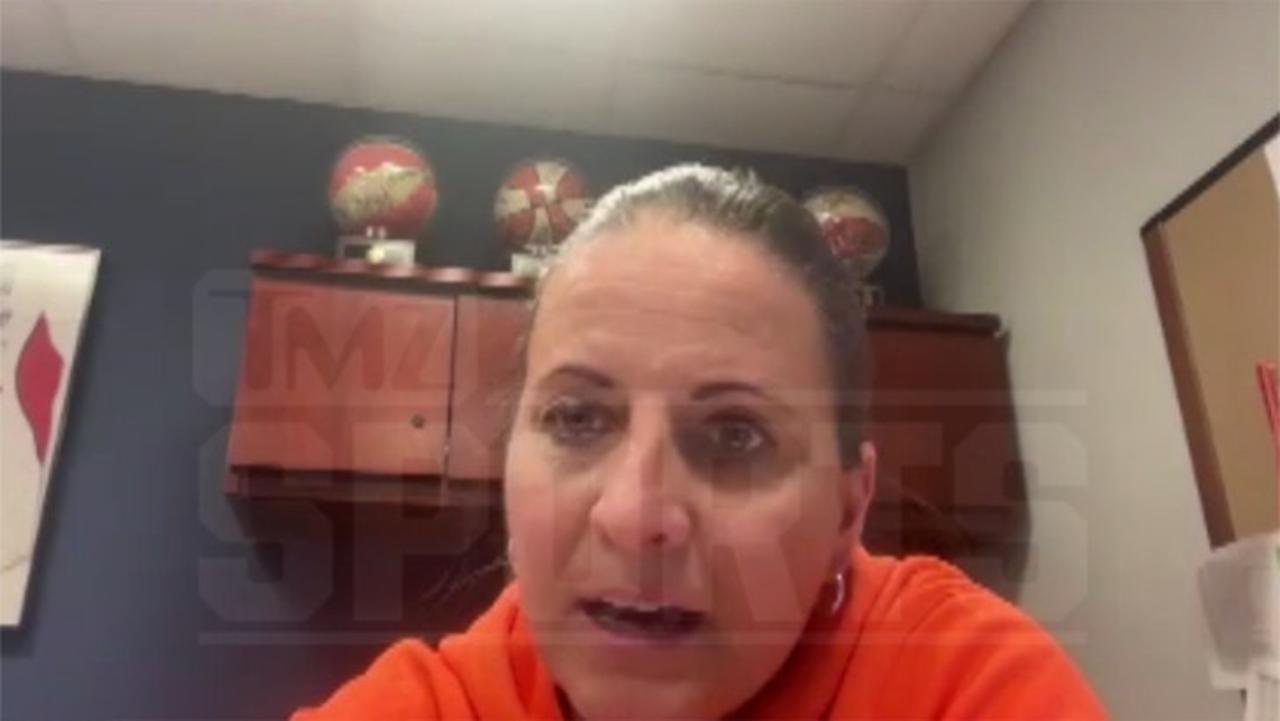 Jennifer Rizzotti Says Diana Taurasi is the Only Person to Fill Auriemma Shoes