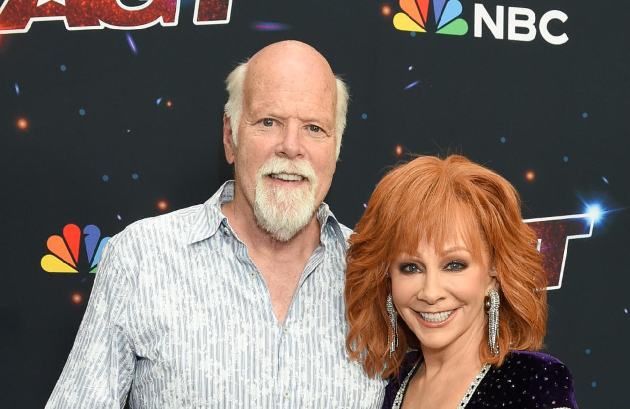 Reba McEntire and Rex Linn plan to celebrate Christmas on Christmas Eve