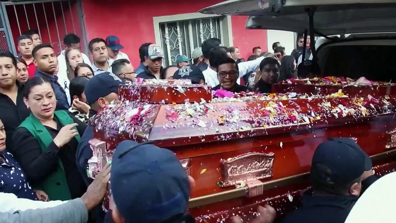 Mexicans mourn murdered congressman