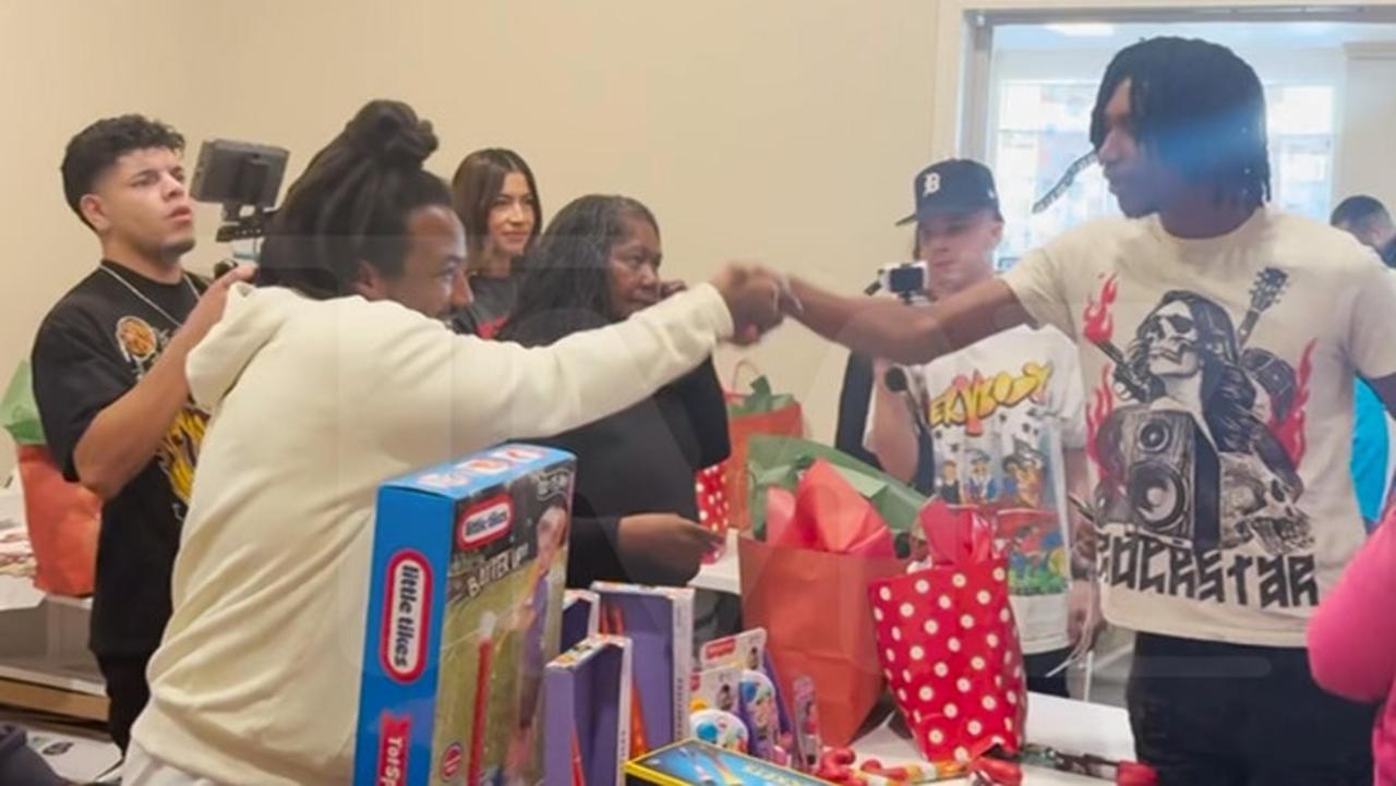 Mozzy & Kalan.FrFr Serve The Community Giving Away Gifts At Women's Shelter