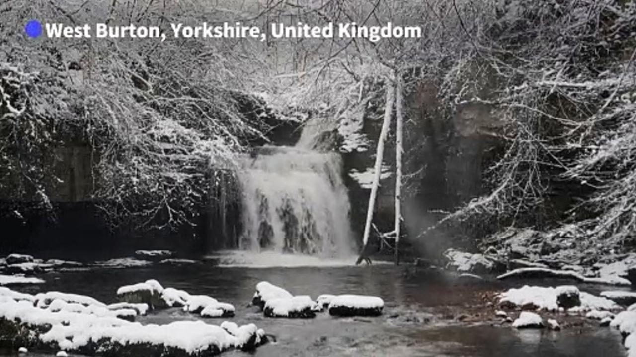 Snow turns English village into winter wonderland