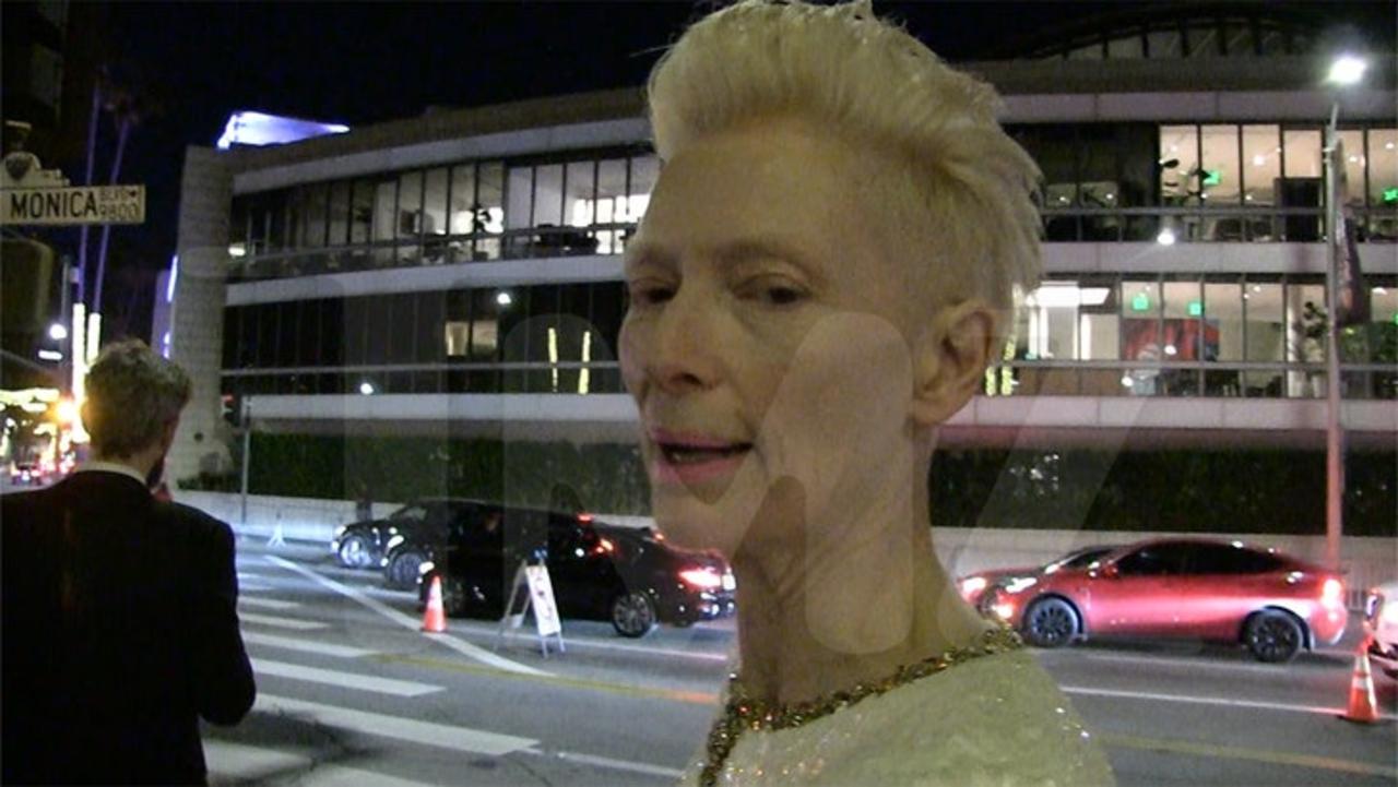 Tilda Swinton Reacts to Golden Globes Joke Comparing Her to Timothée Chalamet