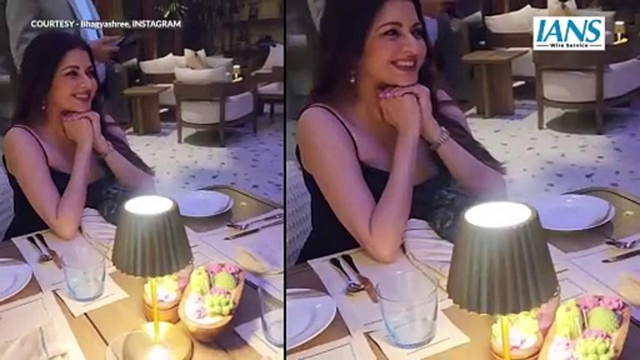 Bhagyashree Kickstarts Her Day with a Nutritious Breakfast