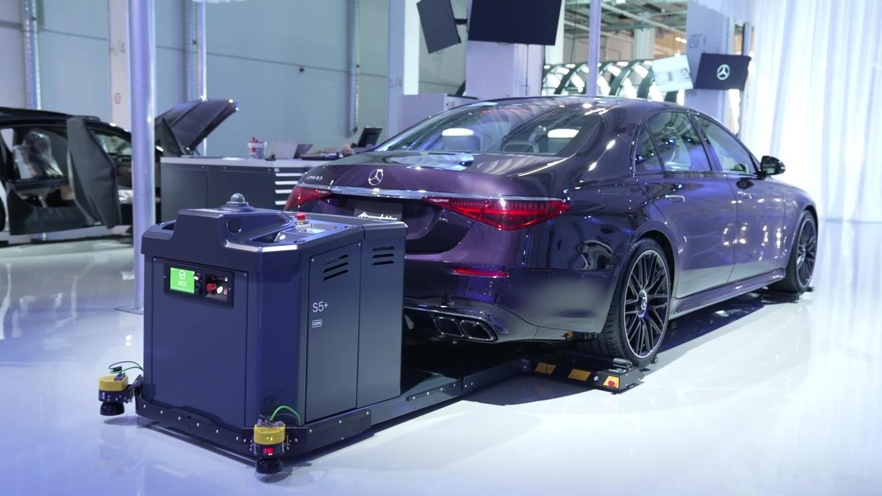 Mercedes-Benz MANUFAKTUR - AGV - Automated Guided Vehicle