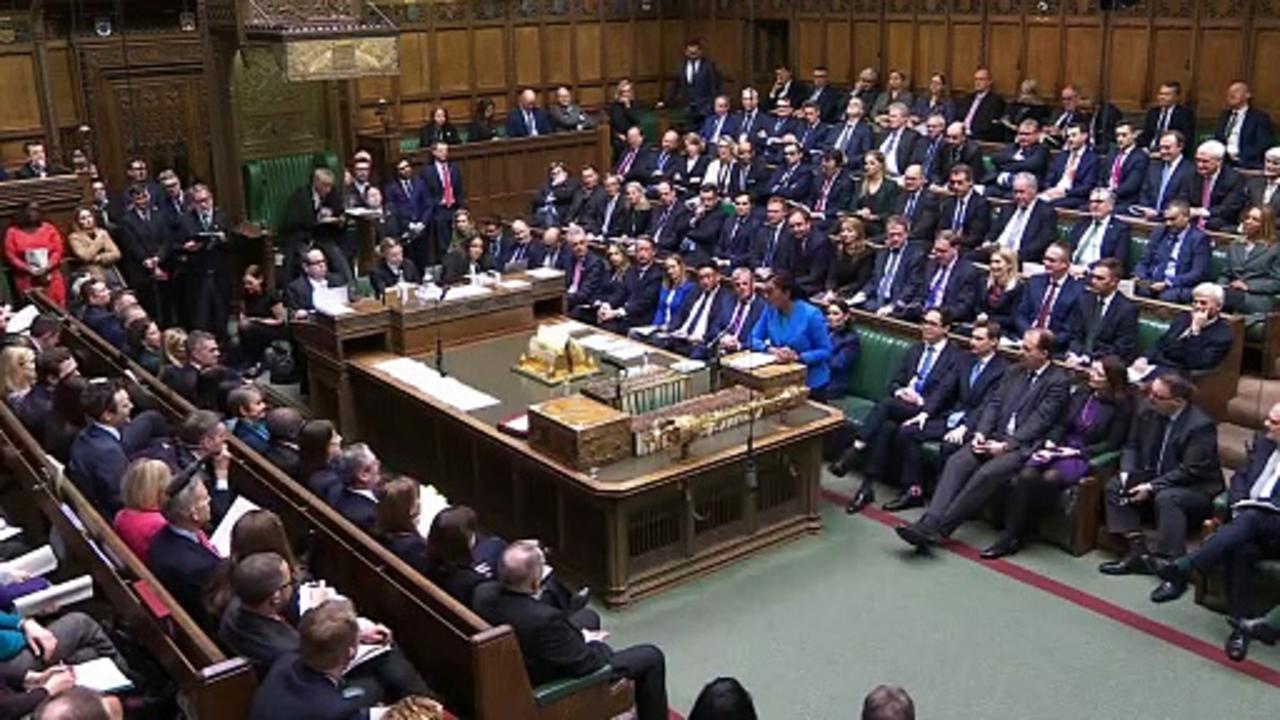 Starmer defends former Treasury minister at PMQs