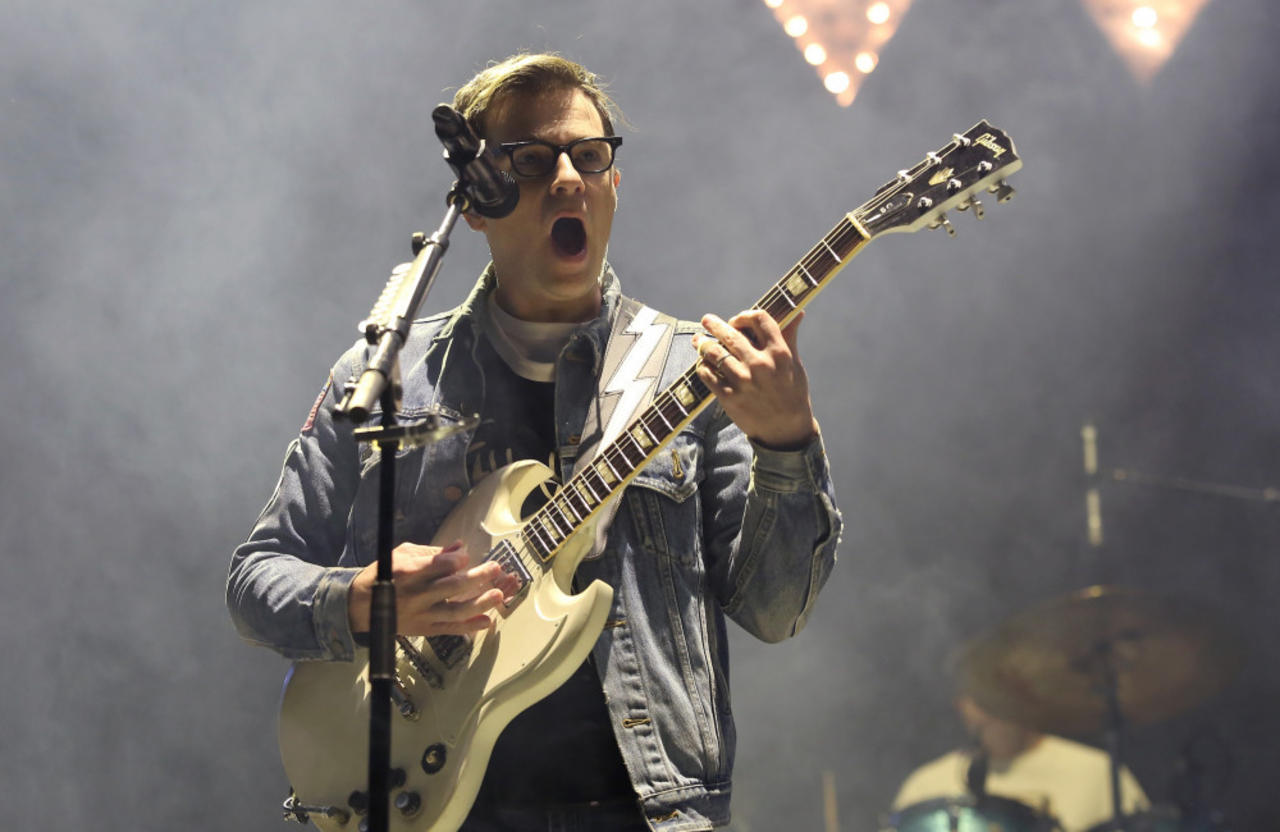 Toto guitarist insists things 'got weird' with Weezer