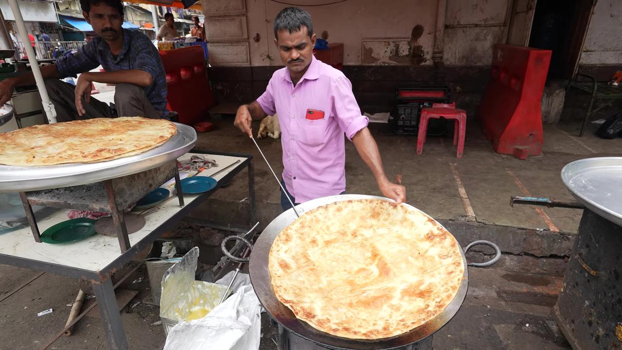 Extreme Size Paratha of Mumbai 🇮🇳