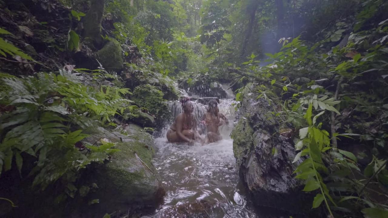 Super Hot Teen Girls enjoy cooking In jungle For Survival 😱😱