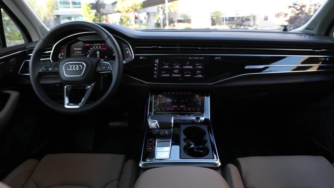 2025 Audi Q7 Interior Design in Tamarind Brown