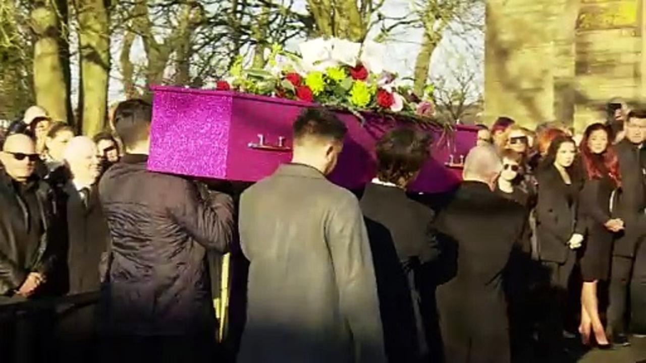 Tributes paid as Linda Nolan laid to rest in pink coffin