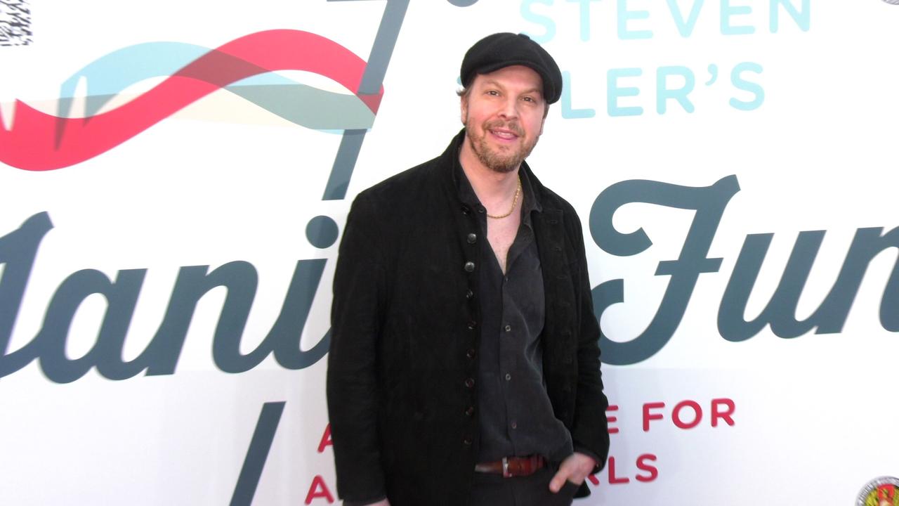 Gavin DeGraw on the red carpet at Steven Tyler’s 6th annual Grammy Awards viewing party