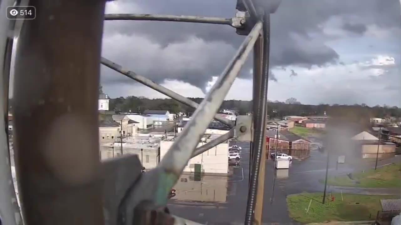 Tornado touchdown near Columbia Mississippi