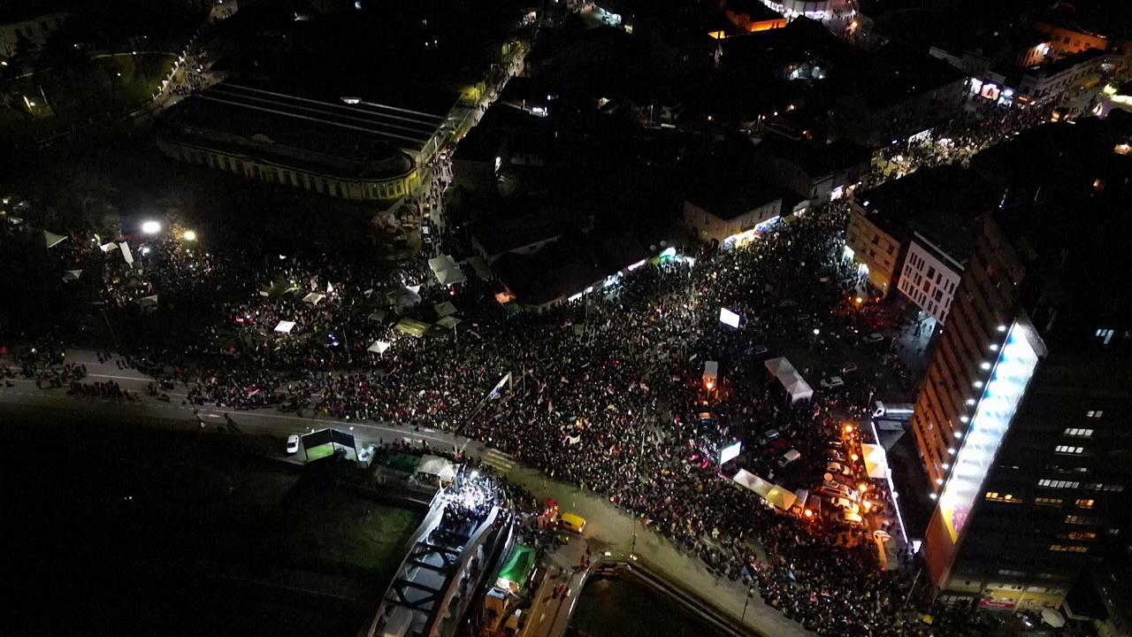 Thousands mark Serbian Statehood Day with anti-corruption protest