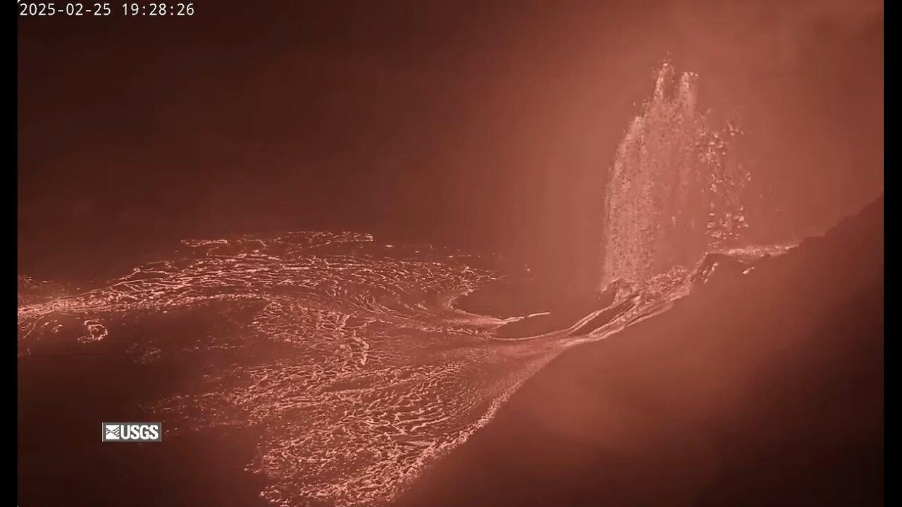 Kīlauea Volcano, Hawaii (Halemaʻumaʻu crater)