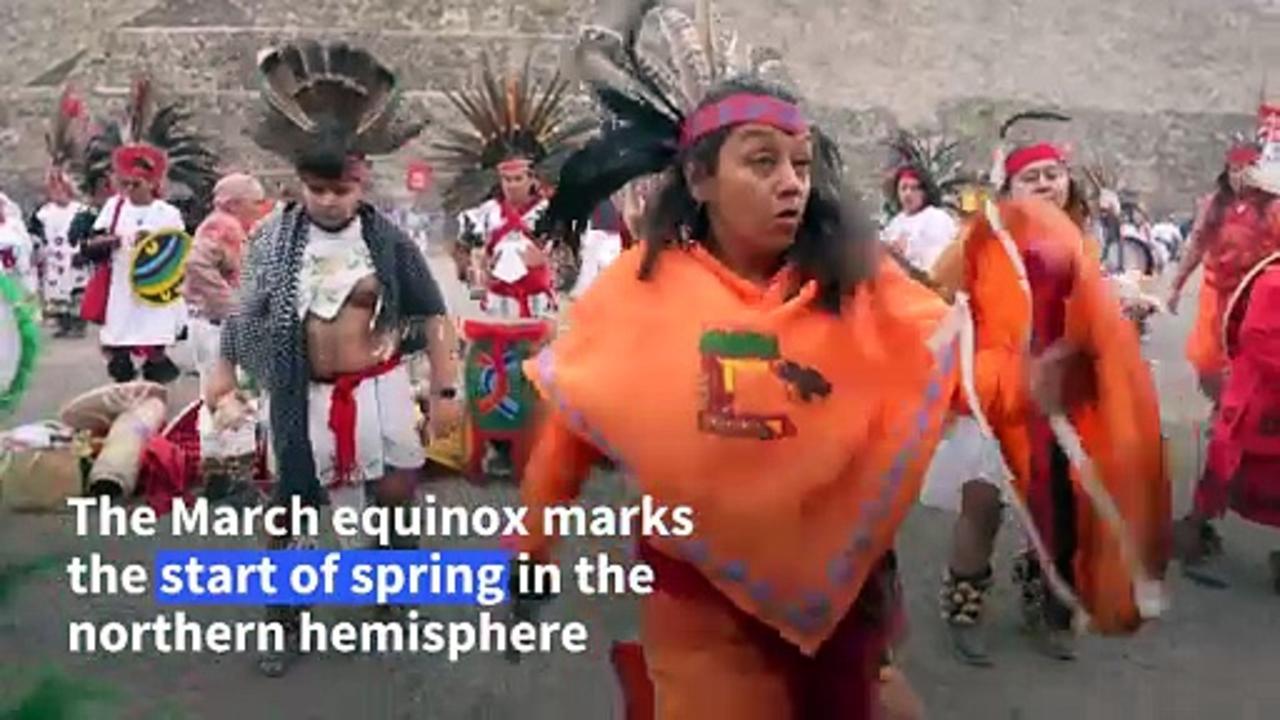 Mexicans celebrate spring equinox with ritual at Teotihuacan pyramids