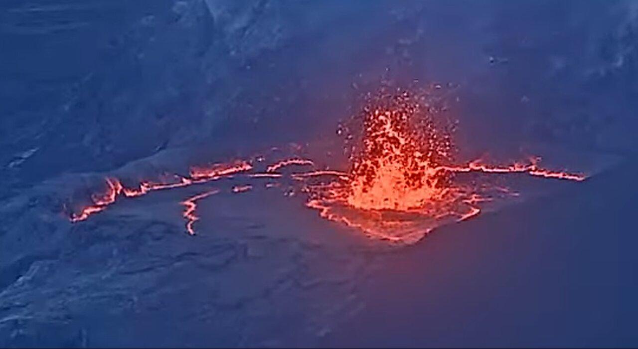 Live Now: New Volcanic Eruption at Kilauea Volcano, Hawaii
