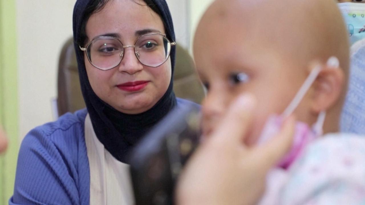 Good News of the Day! This Amazing Cancer Survivor Volunteers to Help Younger Patients